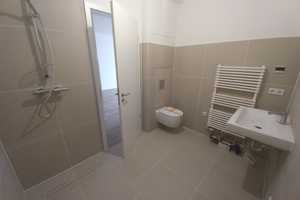 Exklusive 3-Zimmer-Dachgeschosswohnung mit geh. Innenausstattung mit EBK in Berlin Prenzlauer Berg – Schivelbeiner Straße 7, 10439 Berlin – Vorschaubild 6