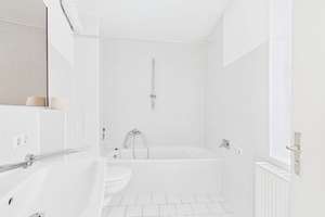 Bielefeld-Mitte: Altbau-ETW in zentraler Lage! ca. 63 m² | Fernwärme – Die vollständige Adresse der Immobilie erhältst du vom Anbieter., 33602 Mitte, Bielefeld – Vorschaubild 8