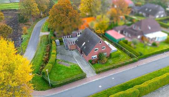 Bild von Einfamilienhaus mit zwei Wohneinheiten