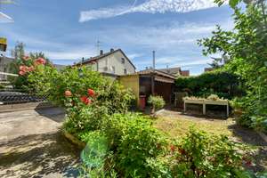+++ komplett leer - freistehendes 3-Familien-Haus - bequeme Lage - Doppel-GA & Garten +++ – Bietigheimer Straße 26, 70435 Zuffenhausen-Mitte, Stuttgart – Vorschaubild 2