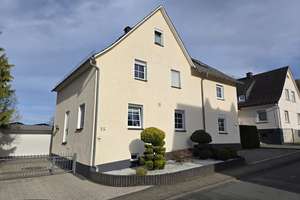 Großzügiges Haus in ruhiger, zentraler Lage in Haiger – Friedhofsweg 15, 35708 Haiger – Vorschaubild 1