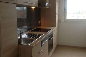 Provisionsfrei von privat: Sanierte, vollmöblierte 2-Zimmer-Wohnung mit Loggia & TG-Stellplatz in St
