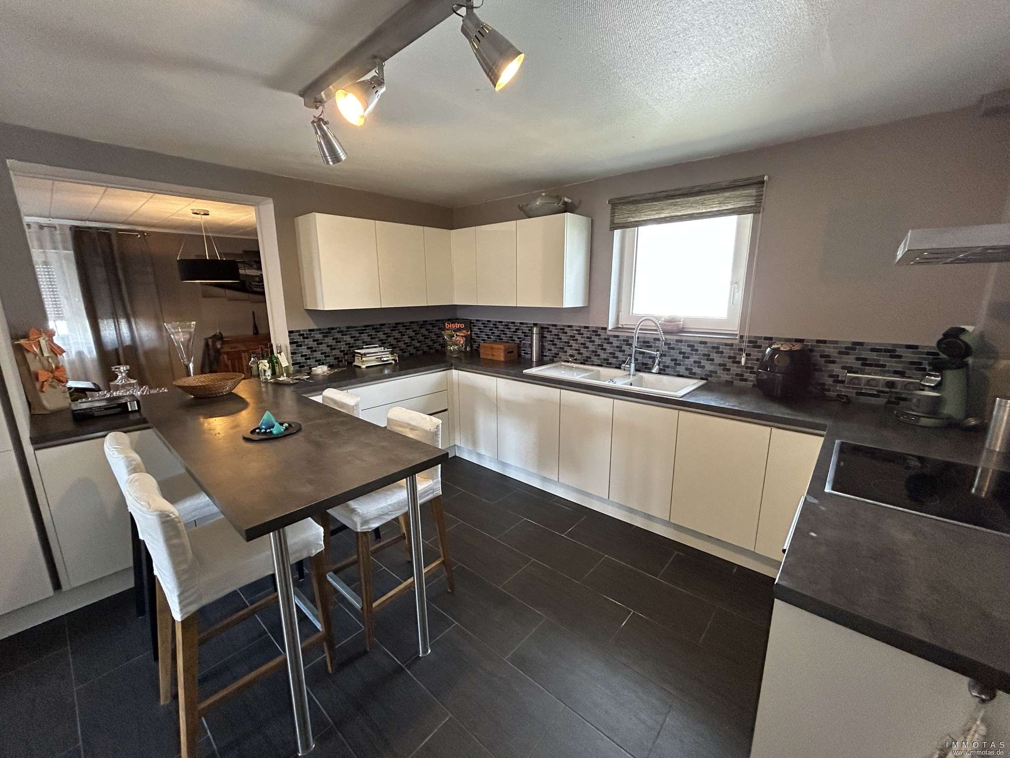 Immobilie in Enkenbach-Alsenborn - Großzügige Eigentumswohnung über zwei Etagen (OG/DG) mit durchdachter Raumaufteilung in Alsenborn - Bild 3