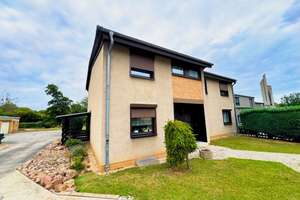 Zweifamilienhaus mit vier Garagen auf 1.171 m² – beide Wohnungen bezugsfrei – 38226 Lebenstedt, Salzgitter – Vorschaubild 2