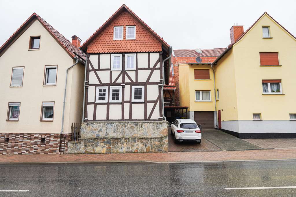 Immobilie in Ringgau - +++ Renoviertes Einfamilienhaus mit Scheune +++ - Bild 1