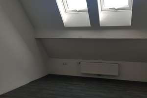 Saniertes Zweifamilienhaus zur Miete in Giesen – Rathausstraße 33, 31180 Giesen – Vorschaubild 3