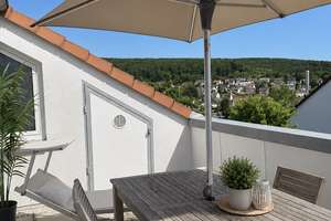 Moderne Doppelhaushälfte in ruhiger Lage von Wiesbaden-Naurod mit Garten, Kamin und Dachterrasse – Die vollständige Adresse der Immobilie erhältst du vom Anbieter., 65207 Naurod, Wiesbaden – Vorschaubild 3