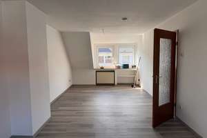 Nähe Folkwang Museum und Rüttenscheider Strasse. Hübsche DG-Wohnung. Garage möglich. – Demrathkamp 5, 45130 Rüttenscheid, Essen – Vorschaubild 2