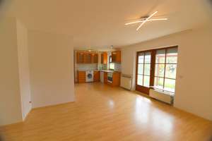 Wohnung im Grünen: 2,5 Zimmer, 60m2, Terrasse, Garten, Tiefgarage