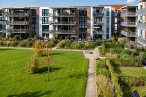 Wohnen im Park - sonnige 3-Zimmer Wohnung im 2. OG mit Blick ins Grüne