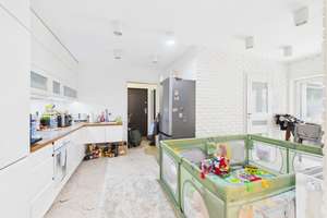 Charmante 3,5-Zimmer-Souterrainwohnung im Denkmal mit Wintergartencharakter in Wiesbaden Westend – Die vollständige Adresse der Immobilie erhältst du vom Anbieter., 65195 Westend / Bleichstraße, Wiesbaden – Vorschaubild 2