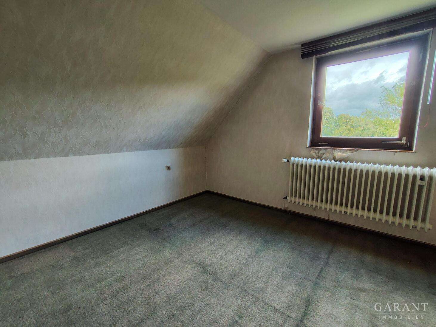 Immobilie in Simmelsdorf - Großzügiges Einfamilienhaus mit über 230 qm Wohnfläche und herrlichem Garten in Simmelsdorf - Bild 2