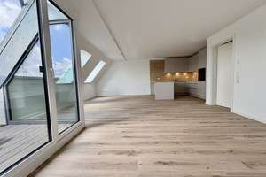 3-Zimmer-Dachgeschoss-WHG  -  Mitten in der Stadt!! – Sachaustraße 10, 24114 Südfriedhof, Kiel – Vorschaubild 4