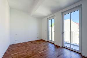 Großzügige 2-Zimmerwohnung - Balkon zum Hof und zur Vormittagssonne – Osnabrücker Straße 27, 10589 Charlottenburg, Berlin – Vorschaubild 5