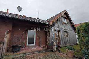 C21 Immovision: Holzbohlenhaus EEK A & Massives Zweifamilienhaus – Die vollständige Adresse der Immobilie erhältst du vom Anbieter., 31191 Algermissen – Vorschaubild 2