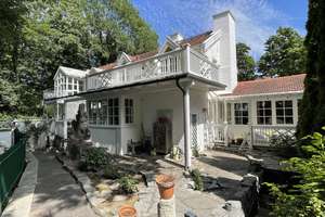 Haushälfte mit besonderer Atmosphäre und der entsprechenden Ausicht für einen herrlich freien Blick