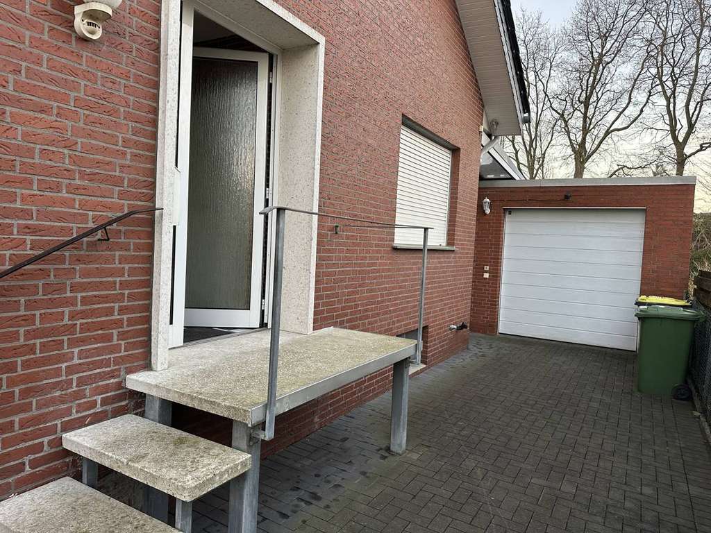 Immobilie in Rheda-Wiedenbrück - 4-Familien-Haus in Rheda, geeignet für Kapitalanleger und Eigennutzer - Bild 2