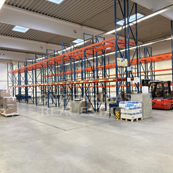 HALLENFLÄCHEN IN DÜSSELDORF | RAMPE | EBENERDIG | FLEXIBEL