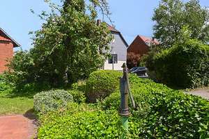 Großzügiges Einfamilienhaus mit Einliegerwohnung in Adenstedt (Sibbesse) – Die vollständige Adresse der Immobilie erhältst du vom Anbieter., 31079 Adenstedt – Vorschaubild 2