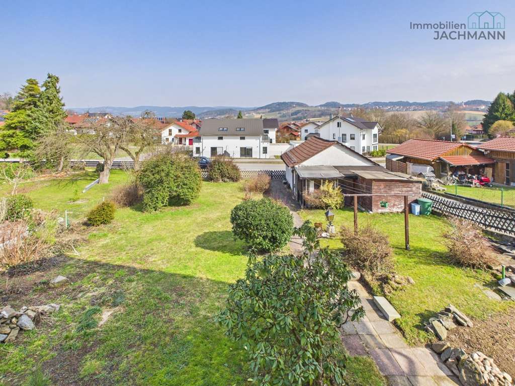 Immobilie in Hunderdorf - Ein Zuhause mit Weitblick – heute, morgen und für die Zukunft - ZFH mit Potential in Hunderdorf - Bild 0