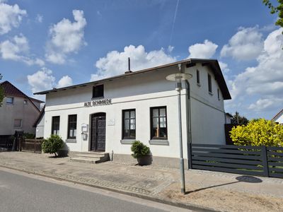 Historisches Wohn- und Pensionshaus mit 4 Appartements, Atelier und großem Grundstück in Putbus auf