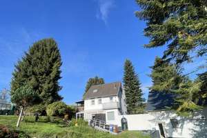 Großes Grundstück mit Fernblick! - modernisiertes Einfamilienhaus mit Nebengebäude