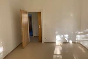 Sonnige und helle 3 Zimmer Wohnung mit Balkon ins Grüne – Krugstr. 89, 90419 Sandberg, Nürnberg – Vorschaubild 9