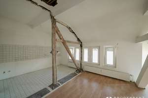 3-4 Zimmer: Maisonette-Dachgeschosswohnung mit Terrasse direkt auf der Luegallee – Luegallee 10, 40545 Oberkassel, Düsseldorf – Vorschaubild 14
