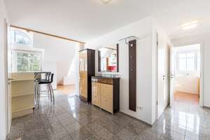 AIGNER - Lichtdurchflutete Dachgeschosswohnung mit Galerie in Waldtrudering – Die vollständige Adresse der Immobilie erhältst du vom Anbieter., 81827 Waldtrudering, München – Vorschaubild 3