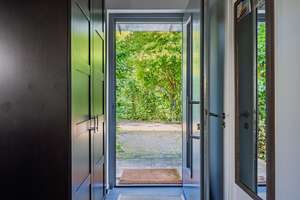 Eine Seltenheit am Engelbecken – Neuwertiges Townhouse, ruhig gelegen und von Natur umgeben – 10179 Mitte (Ortsteil), Berlin – Vorschaubild 2
