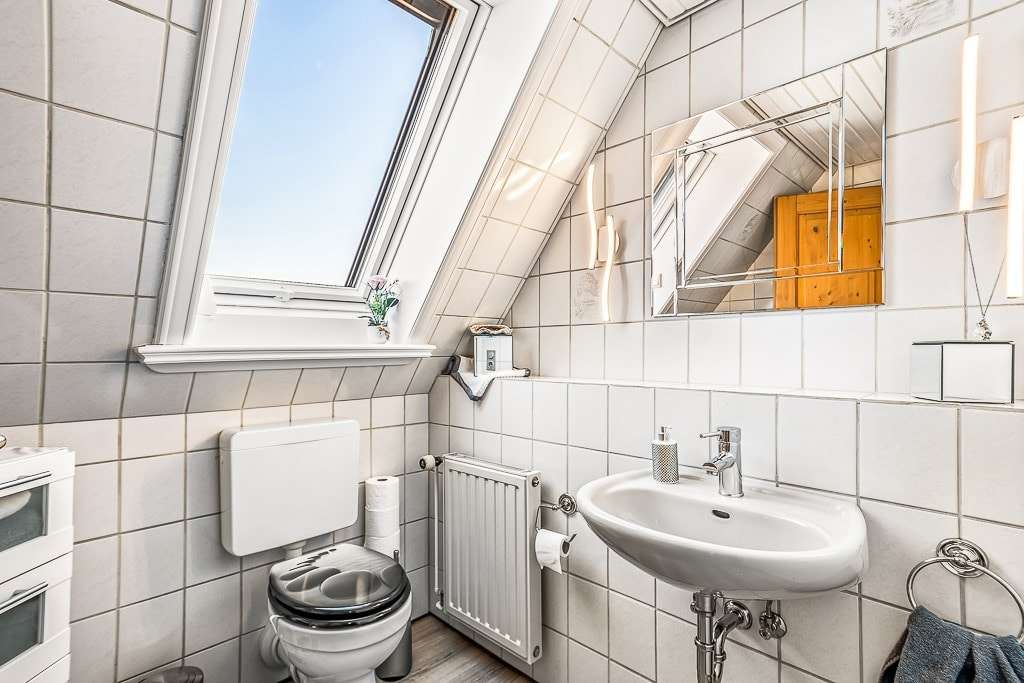 Immobilie in Braderup - Saniertes Einfamilienhaus mit viel Platz für Hobby und Freizeit - Bild 3