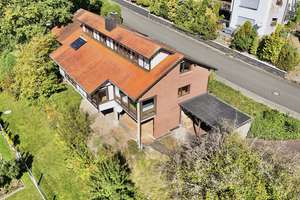 Tolles Einfamilienhaus mit viel Platz und Möglichkeiten – Die vollständige Adresse der Immobilie erhältst du vom Anbieter., 35767 Breitscheid – Vorschaubild 3