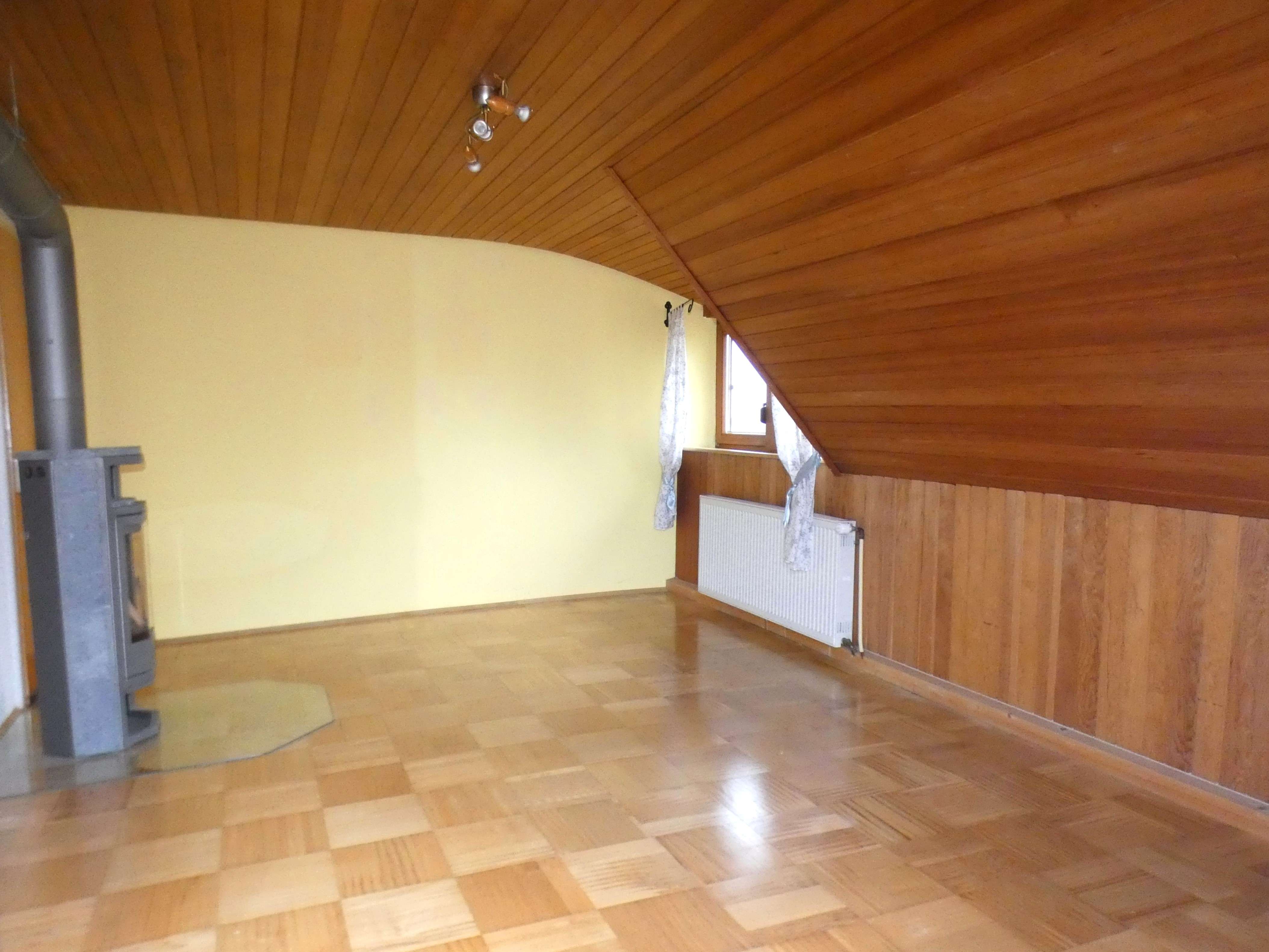 Immobilie in Asselfingen - CHARMANT & RUHIG GELEGEN: Zweifamilienhaus mit Garage und schönem Garten in Asselfingen zu verkaufen - Bild 6