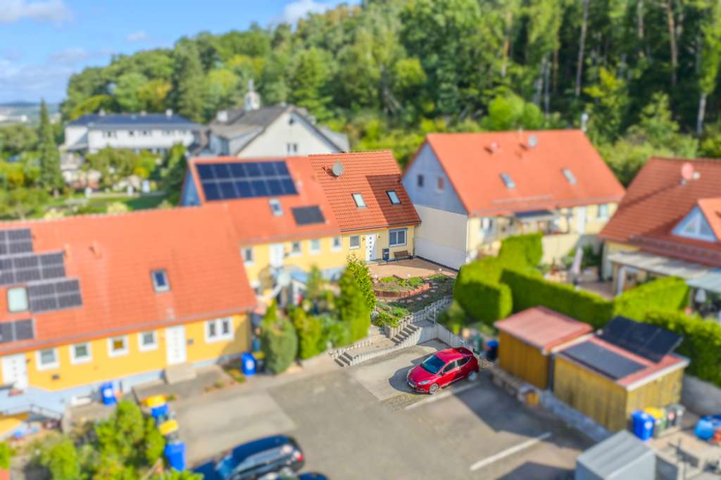 Immobilie in Weimar (Lahn) - ++ KRAG Immobilien ++ Kompaktes Familienhaus mit Terrasse, Freisitz, Garten und viel Nutzfläche - Bild 4