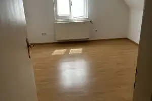 Preiswertes 6-Raum-Mehrfamilienhaus mit EBK in Bühl-Eisental – Horrenbacher Straße 21, 77815 Rastatt (Kreis) – Vorschaubild 3
