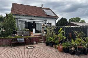 Gemütliches Einfamilienhaus mit 6 Zimmern, Keller , Pool und Wintergarten