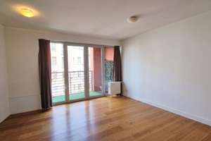 Lichtdurchflutete Wohnung mit Ausblick und 2 Balkonen – Weinbergsweg 2, 10119 Mitte (Ortsteil), Berlin – Vorschaubild 2