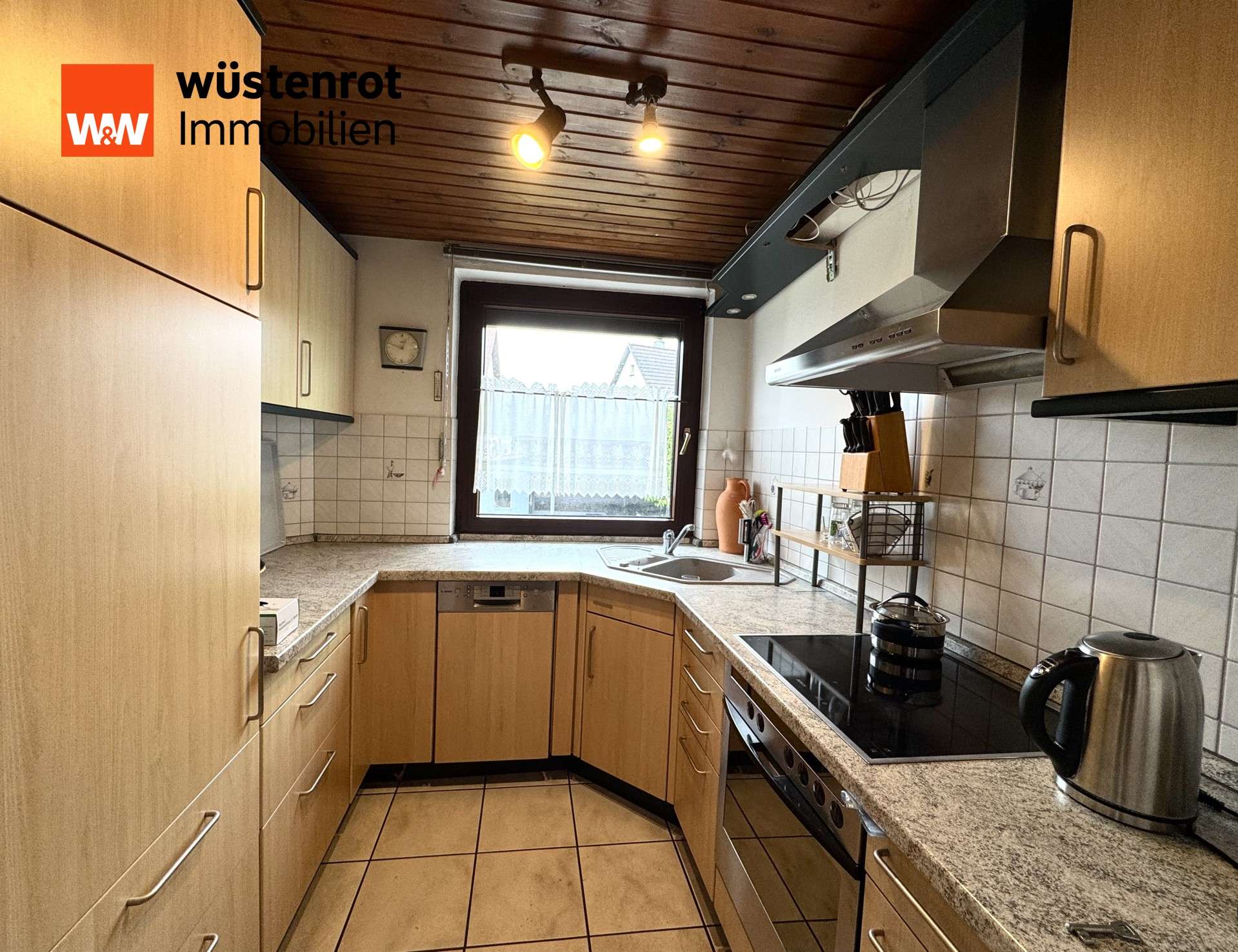 Immobilie in Altshausen - Charmantes Einfamilienhaus, ruhige Lage von Altshausen, modernisiert, gemütlich, herrlichem Garten! - Bild 2