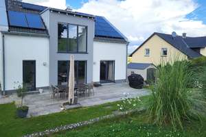 Freistehendes modernes Designerhaus in der Höhenlage mit Fernblick – Die vollständige Adresse der Immobilie erhältst du vom Anbieter., 65232 Taunusstein – Vorschaubild 2
