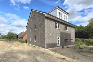 1 von 4: bezugsfertige Neubau - Doppelhaushälfte in Kayhude: Wohnen am Wald mit Alsterlauf  – Die vollständige Adresse der Immobilie erhältst du vom Anbieter., 23863 Kayhude – Vorschaubild 19