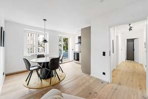 Nähe Hohenzollernplatz: Frisch sanierte, möblierte 2-Zimmer-Wohnung mit Südbalkon – Hohenzollernstraße 111, 80796 Neuschwabing, München – Vorschaubild 2