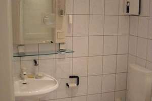 Schöne große 3 Zimmer-Wohnung mit begehbarem Kleiderschrank mitten in der City!!! – Augustastr. 4, 45879 Altstadt, Gelsenkirchen – Vorschaubild 7