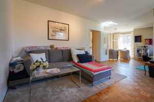 Top Lage - Drei-Zimmer-Wohnung mitten in Kaiserswerth! – Düsseldorf – Vorschaubild 2