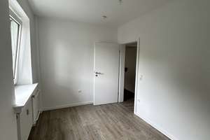 Modernisierte Wohnung mit 3,5 Zimmern und Balkon in Bochum-Eppendorf - Bezug ab 01.12.26 – Lilienweg 42, 44869 Eppendorf, Bochum – Vorschaubild 9