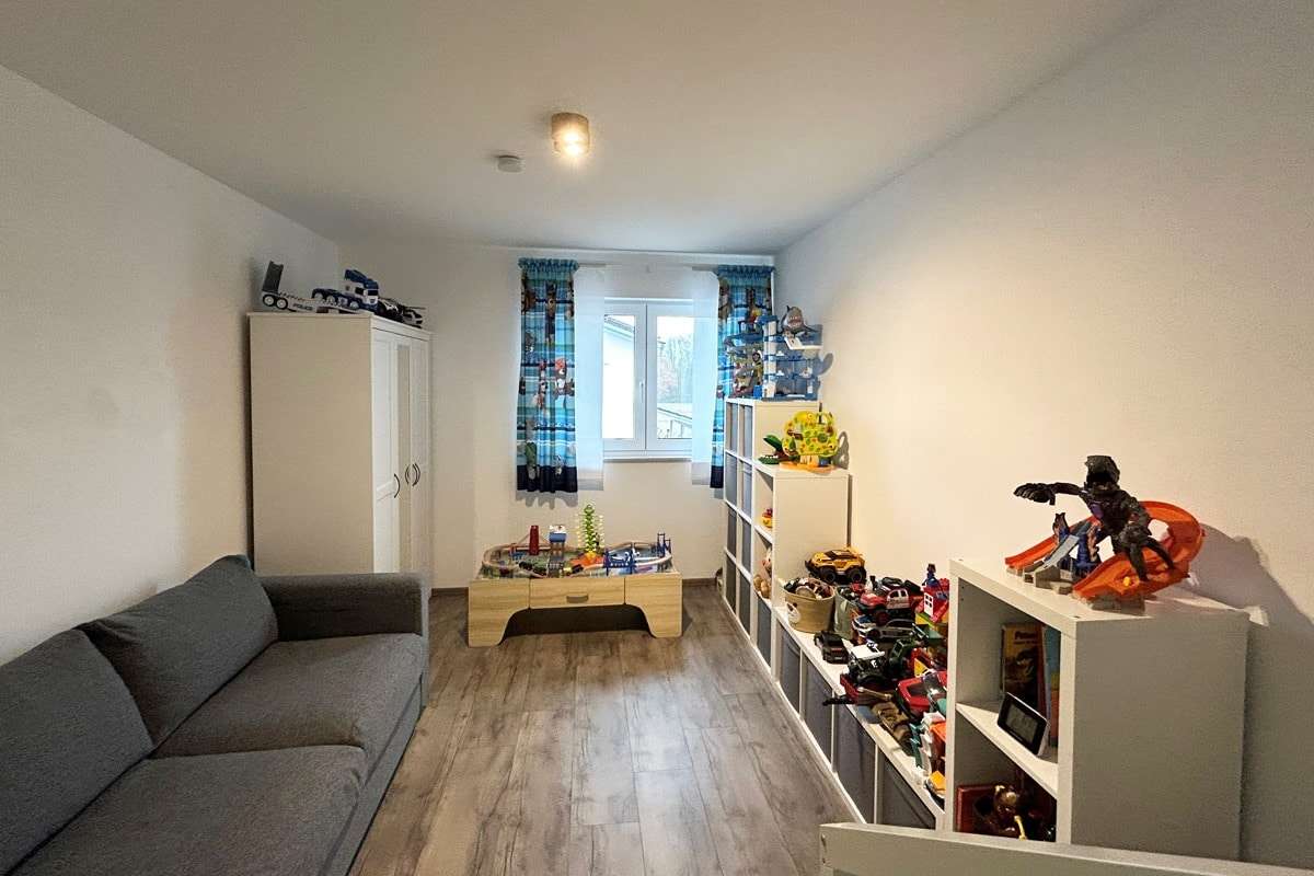 Immobilie in Geiselhöring - Traumhaus mit Einliegerwohnung in Geiselhöring

 - Bild 2