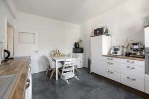 Köln-Nippes: Vermietete 3-Zimmer-Wohnung mit Loggia im gepflegten 4-Parteienhaus – Die vollständige Adresse der Immobilie erhältst du vom Anbieter., 50733 Nippes (Ortsteil), Köln – Vorschaubild 8