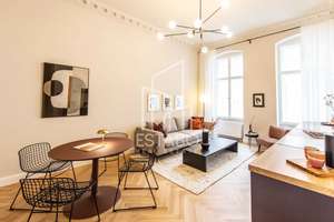 Erstbezug Berlin Torstraße: hochwertig sanierte Wohnung mit 3,6m Decken, Fischgrätparkett & Gäste-WC – Die vollständige Adresse der Immobilie erhältst du vom Anbieter., 10115 Mitte (Ortsteil), Berlin – Vorschaubild 2