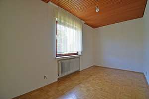 Walmdachbungalow auf 1.264 m² Traumgrundstück in begehrter Lage von Harleshausen – Die vollständige Adresse der Immobilie erhältst du vom Anbieter., 34128 Harleshausen, Kassel – Vorschaubild 4