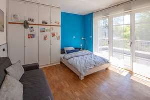 Repräsentatives 3 Familienhaus mit Topausstattung, großer Garten, Indoor Pool – Die vollständige Adresse der Immobilie erhältst du vom Anbieter., 81377 Großhadern, München – Vorschaubild 19