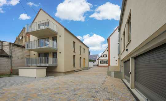 Schlüsselfertiges Dreifamilienhaus mit Zukunft – klare Architektur, flexibel nutzbar